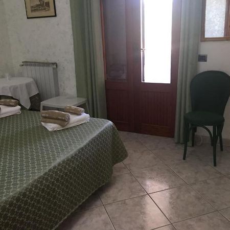 B&B Garzia Маринела Екстериор снимка