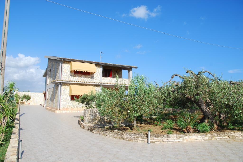 B&B Garzia Маринела Екстериор снимка